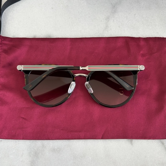 GUCCI Authentic Sunglasses - Picture 7 of 8